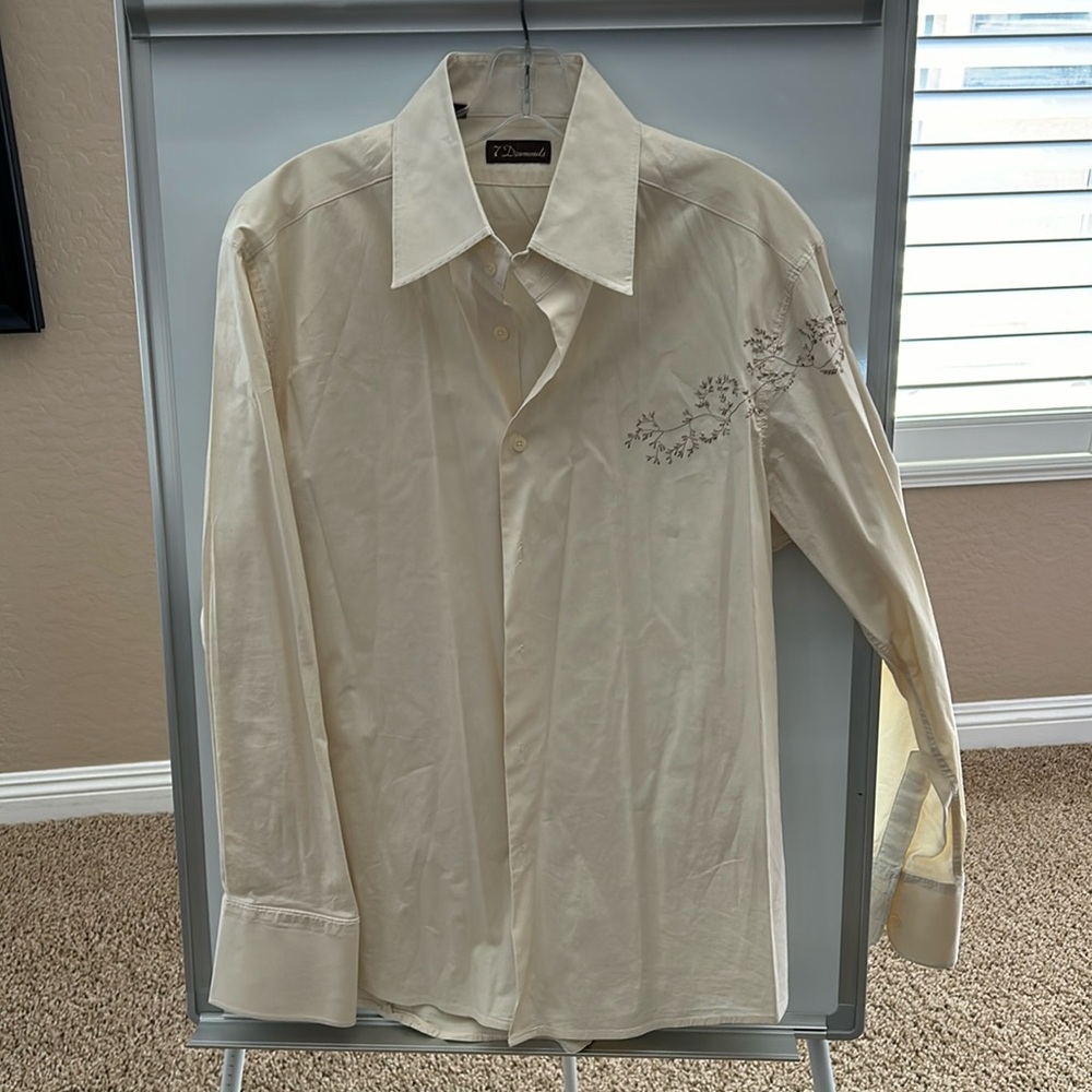 Tailored 7 Diamonds button up with shoulder embroidery